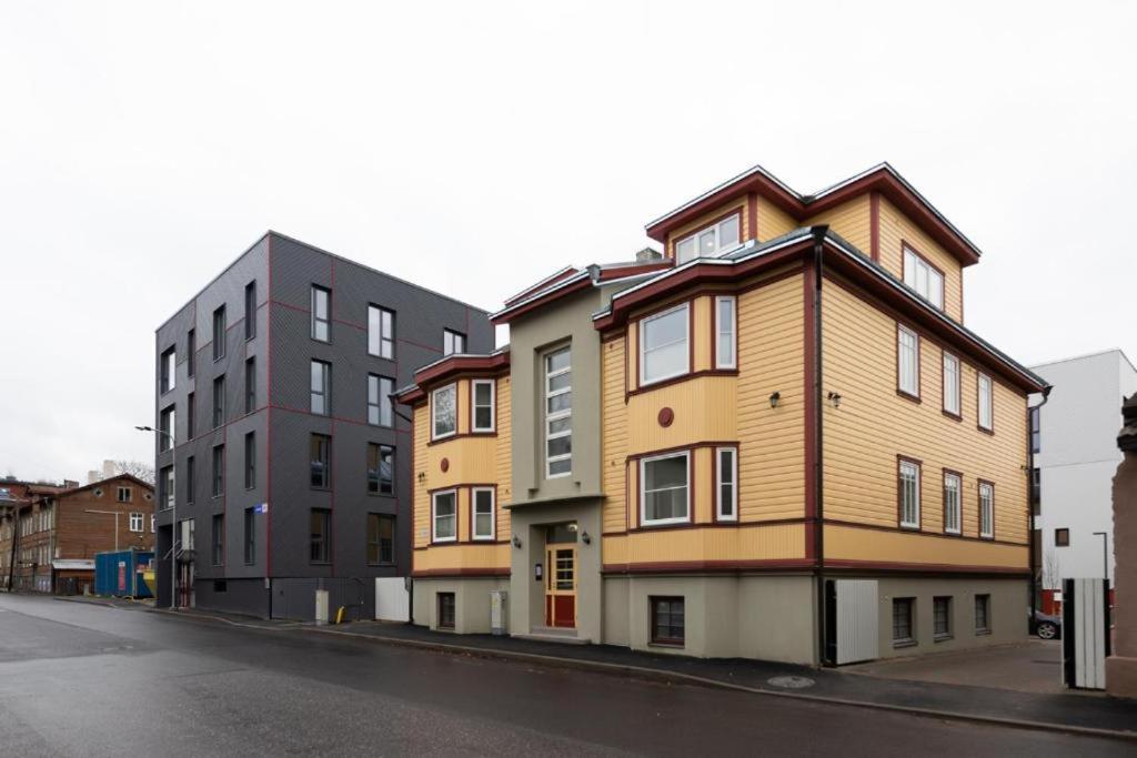 Lägenhet Brand New, Cozy And Quiet 1 Bedroom Apartment, Free Parking