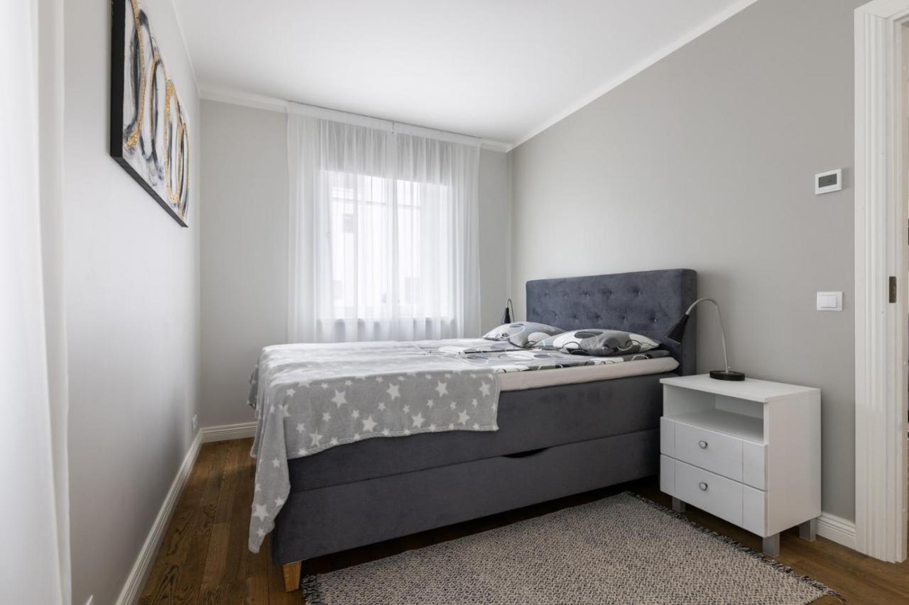 Lägenhet Brand New, Cozy And Quiet 1 Bedroom Apartment, Free Parking